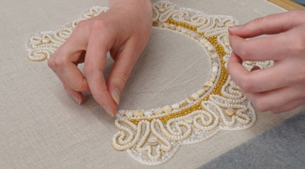 Сажение по бели. Ожерелье 